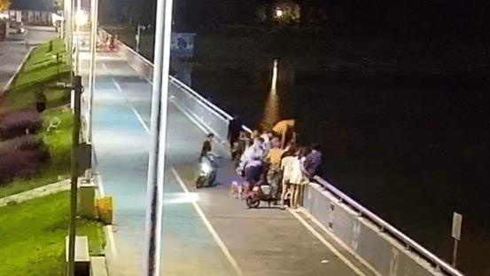 东莞一女子凌晨沉入漆黑水库<strong></p>
<p>先知</strong>，民警第二跳让人揪心……