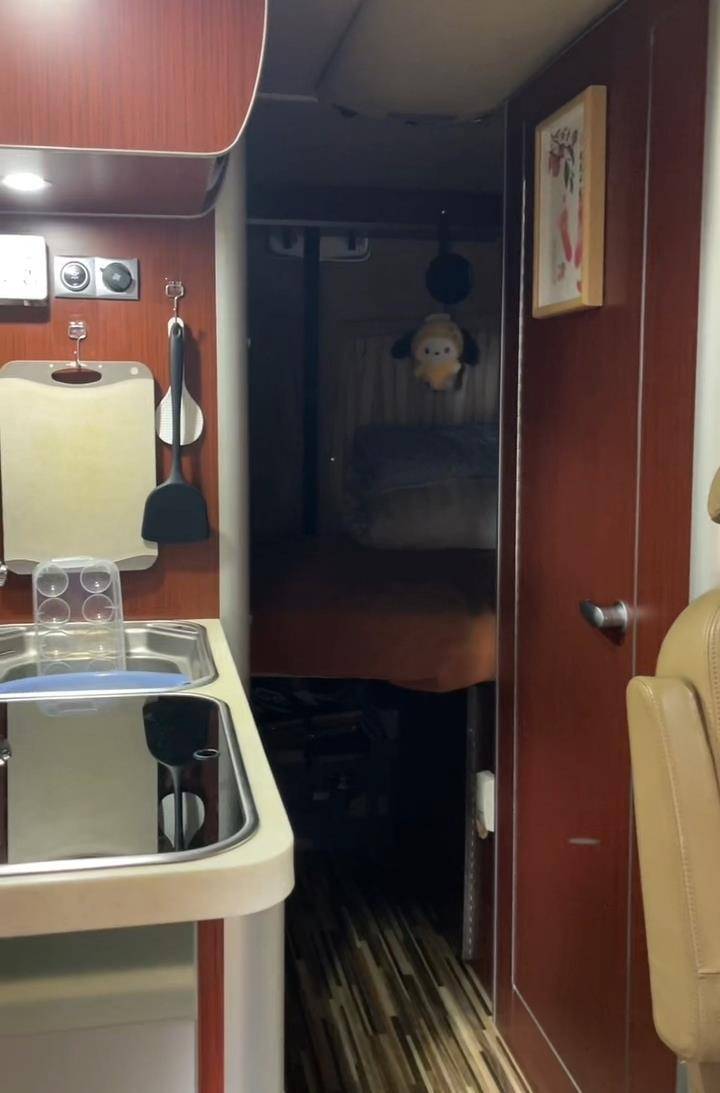 “钥匙在这<strong></p>
<p>先知</strong>，我回家了！”上海男子将百万元房车停在南宁街头，请陌生人上车体验