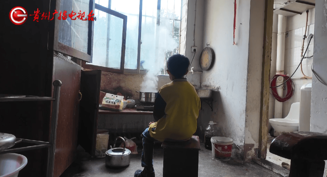 心酸！12岁男孩“独居”贵阳一安置房内<strong></p>
<p>瑞特币</strong>，父亲回应：迫于无奈，因为……