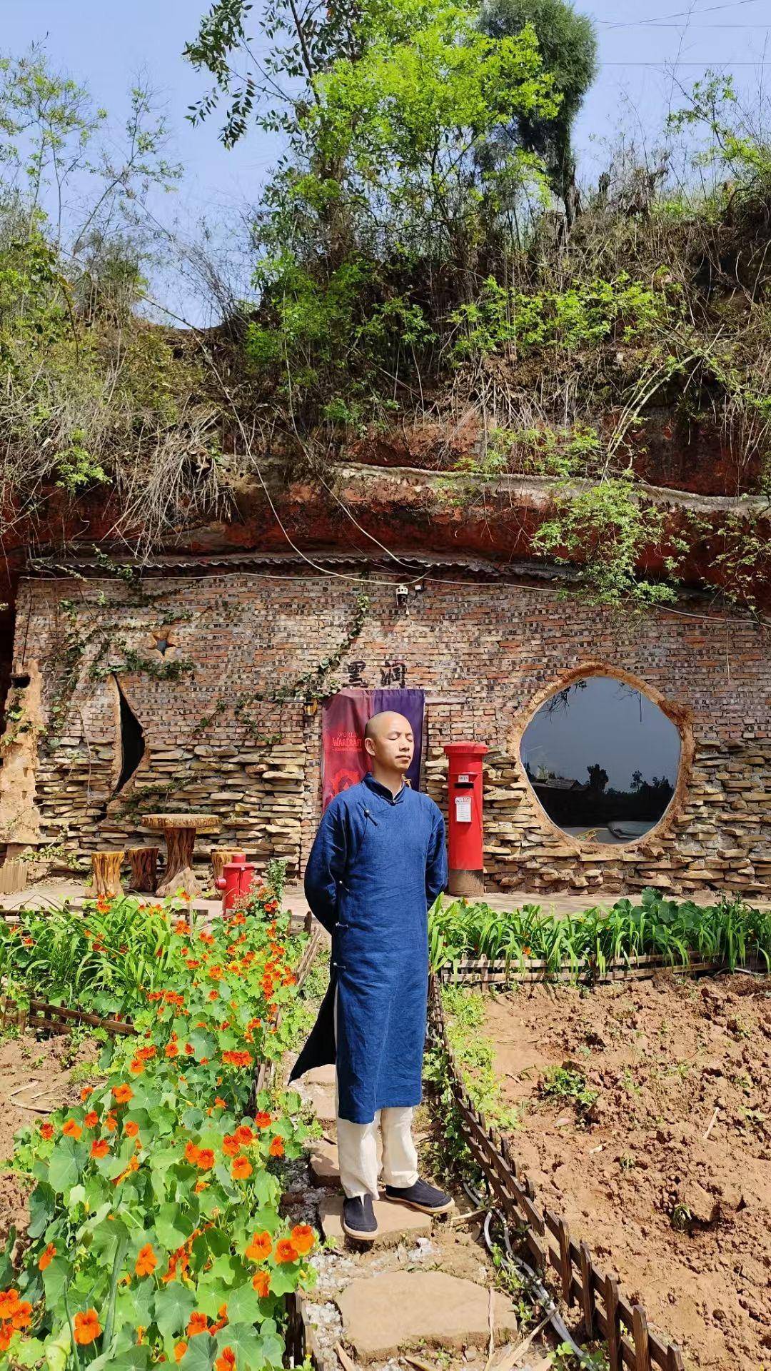 是个人选择还是另有隐情？35岁男子回乡“崖下洞居”惹争议<strong></p>
<p>瑞特币</strong>！｜封面深镜