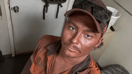 23岁澳大利亚1米78男子淹死在印尼1米5深泳池<strong></p>
<p>微五币商城</strong>，遗体送回国心脏丢失，出现多处割伤和瘀痕