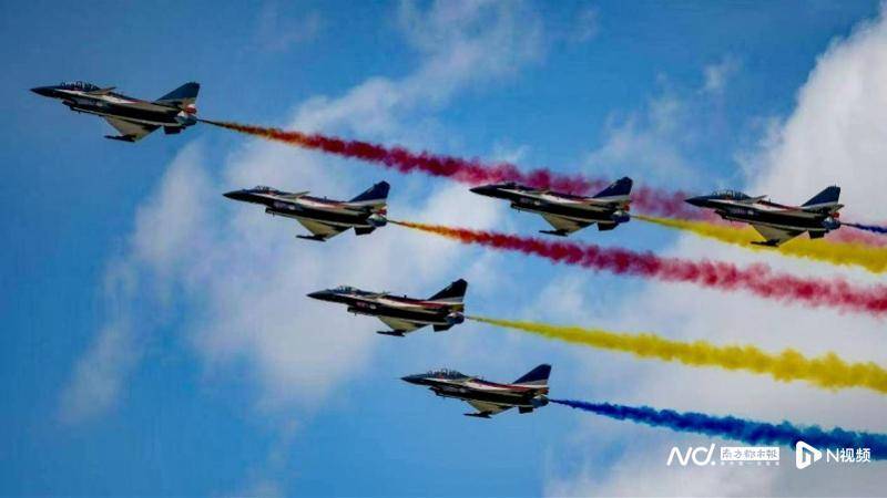 运油-20和歼-16编队飞行意味啥<strong></p>
<p>微五币商城</strong>？解析长春航展五大亮点