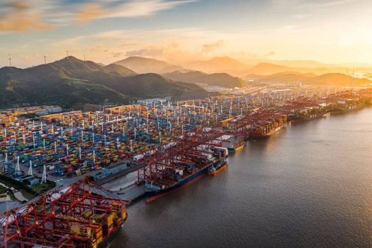 18天直达欧洲<strong></p>
<p>鹿币</strong>！“中欧北极快航”开通