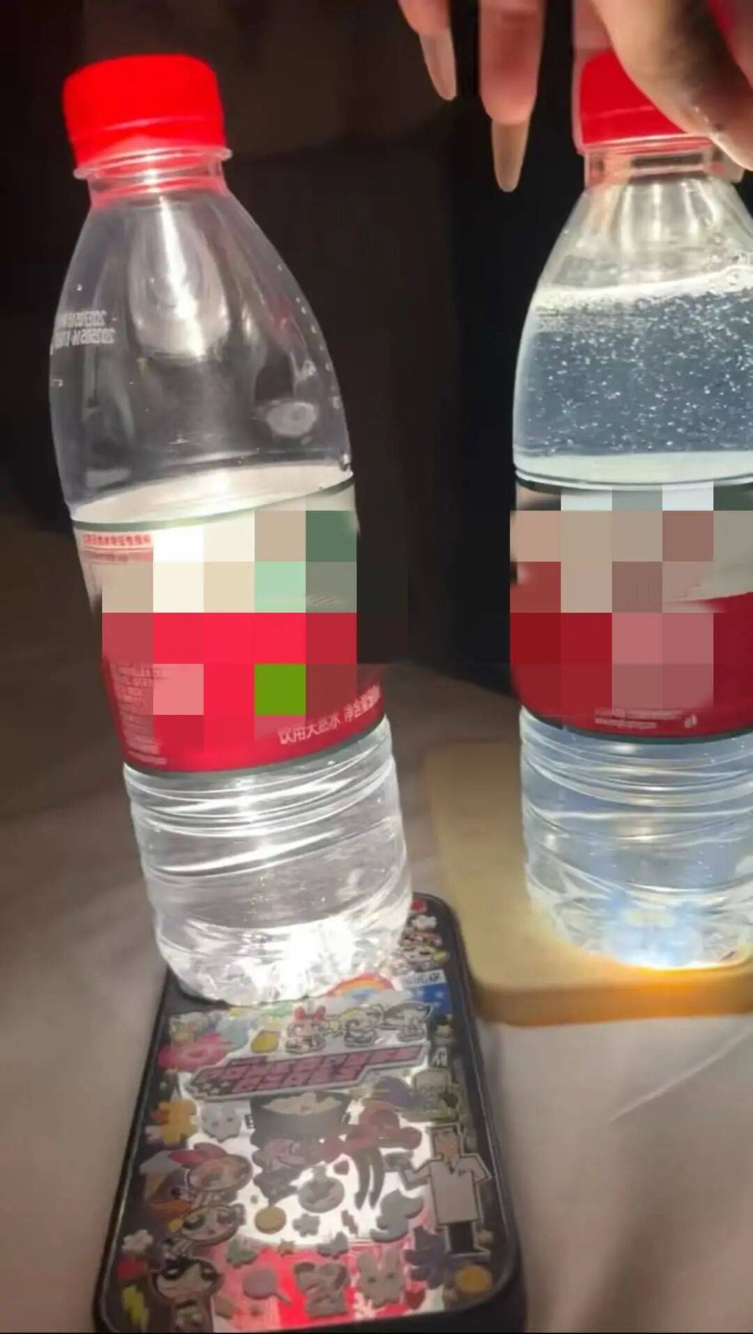 游客在酒店喝到“矿泉水瓶装的不明液体” 导致喉咙灼伤<strong></p>
<p>鹿币</strong>！官方最新回应