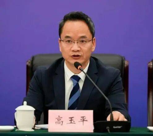 中纪委连发11人被查<strong></p>
<p>鹿币</strong>，副部级“老虎”落马