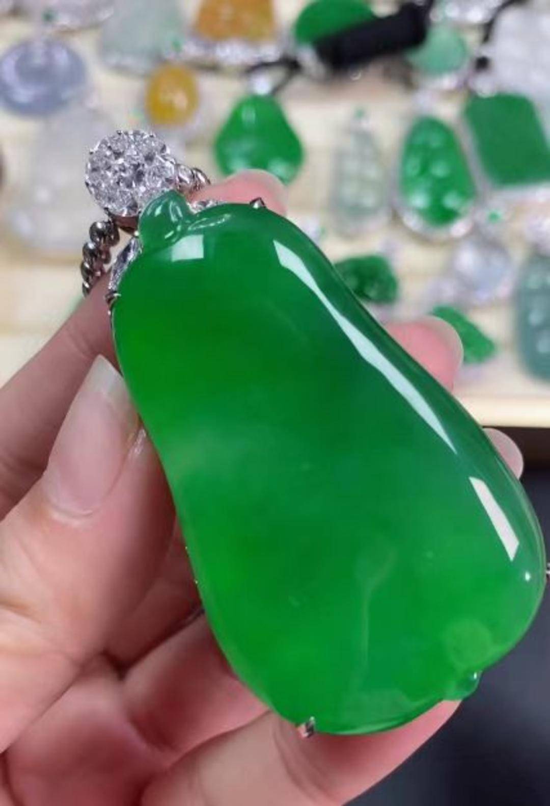 268万翡翠标错价按26.8万卖出 拒发货被判赔50万 商家：公司半年白干了<strong></p>
<p>鹿币</strong>，已上诉