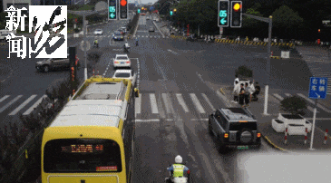 事发上海晚高峰！汹涌车流中<strong></p>
<p>合约交易数据</strong>，一男子绝望跳车，直奔民警而去……