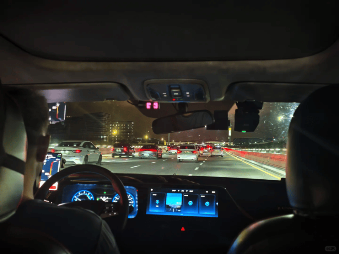 “不亚于春节回家”！凌晨5点<strong></p>
<p>合约交易数据</strong>，深圳有人已经堵在路上……