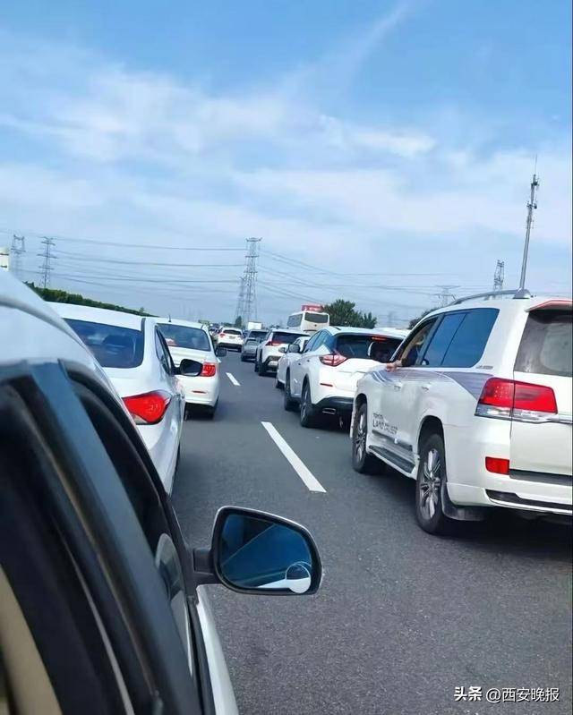 “聪明的人已经提前出发了”<strong></p>
<p>合约交易数据</strong>，结果高速上全是聪明人！