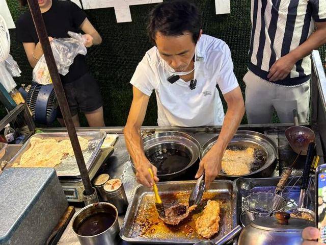 被流量砸中的“鸡排哥”：炸到中暑<strong></p>
<p>合约交易数据</strong>，每天睡三四个小时，怕辜负顾客不舍得休息