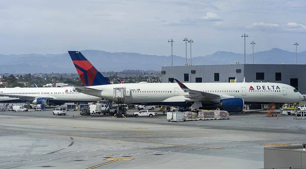 纽约机场突发<strong></p>
<p>币商城</strong>！两架客机相撞