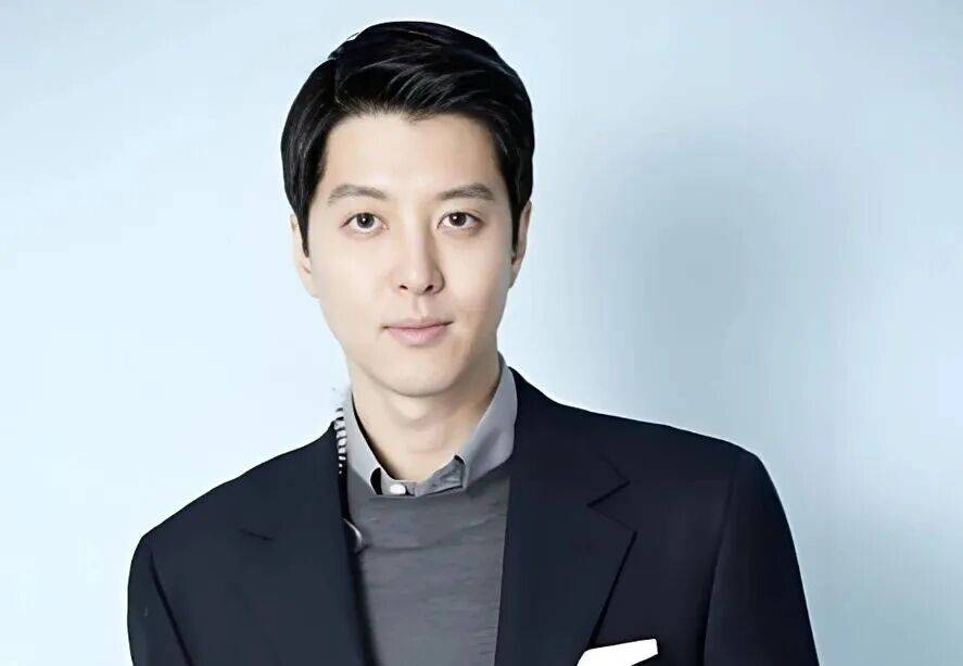 知名男演员自曝患罕见病<strong></p>
<p>币商城</strong>，“连呼吸都痛”