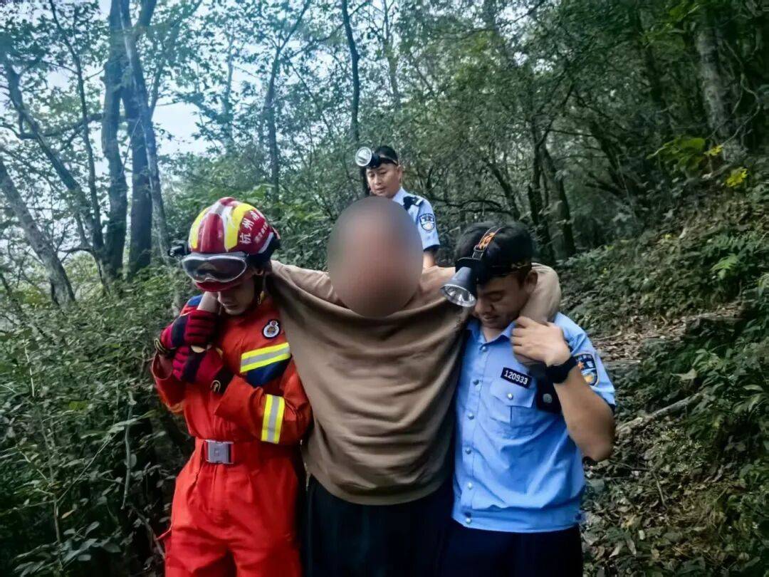 杭州一山脚下<strong></p>
<p>法币</strong>，网约车司机报警！从清晨等到深夜，未等到乘客下山……紧急搜救！