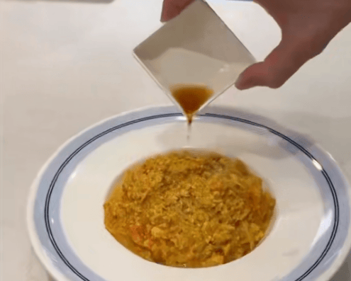 知名男歌手突然现身陌生人婚礼<strong></p>
<p>法币</strong>，并随礼999元！