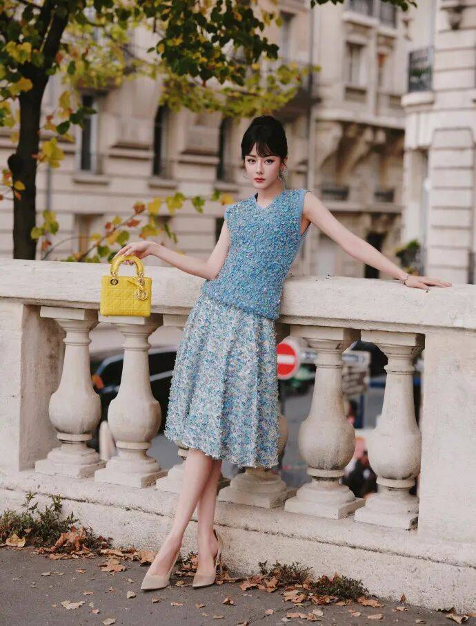 时装周上的女明星<strong></p>
<p>法币</strong>，秋冬氛围感一键封顶！