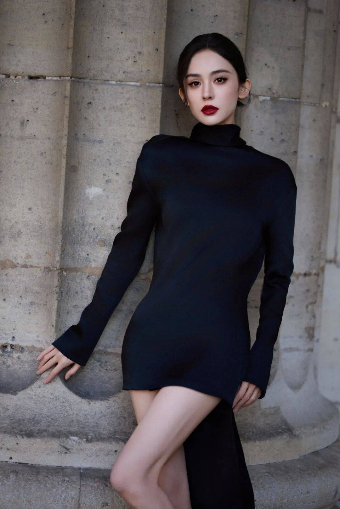 时装周上的女明星<strong></p>
<p>法币</strong>，秋冬氛围感一键封顶！