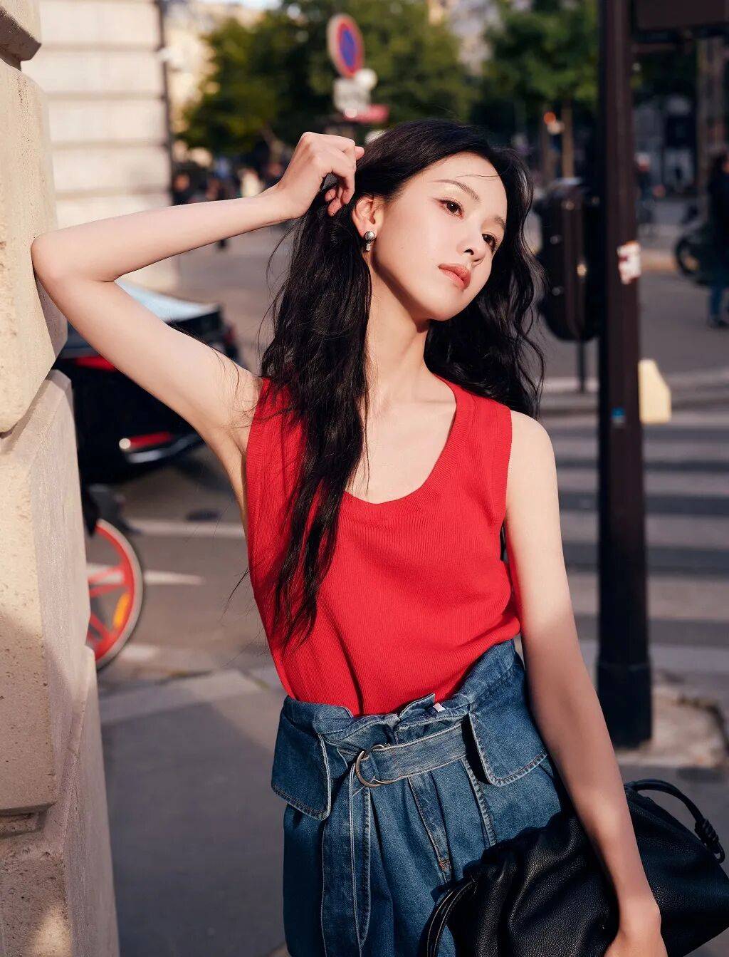 时装周上的女明星<strong></p>
<p>法币</strong>，秋冬氛围感一键封顶！