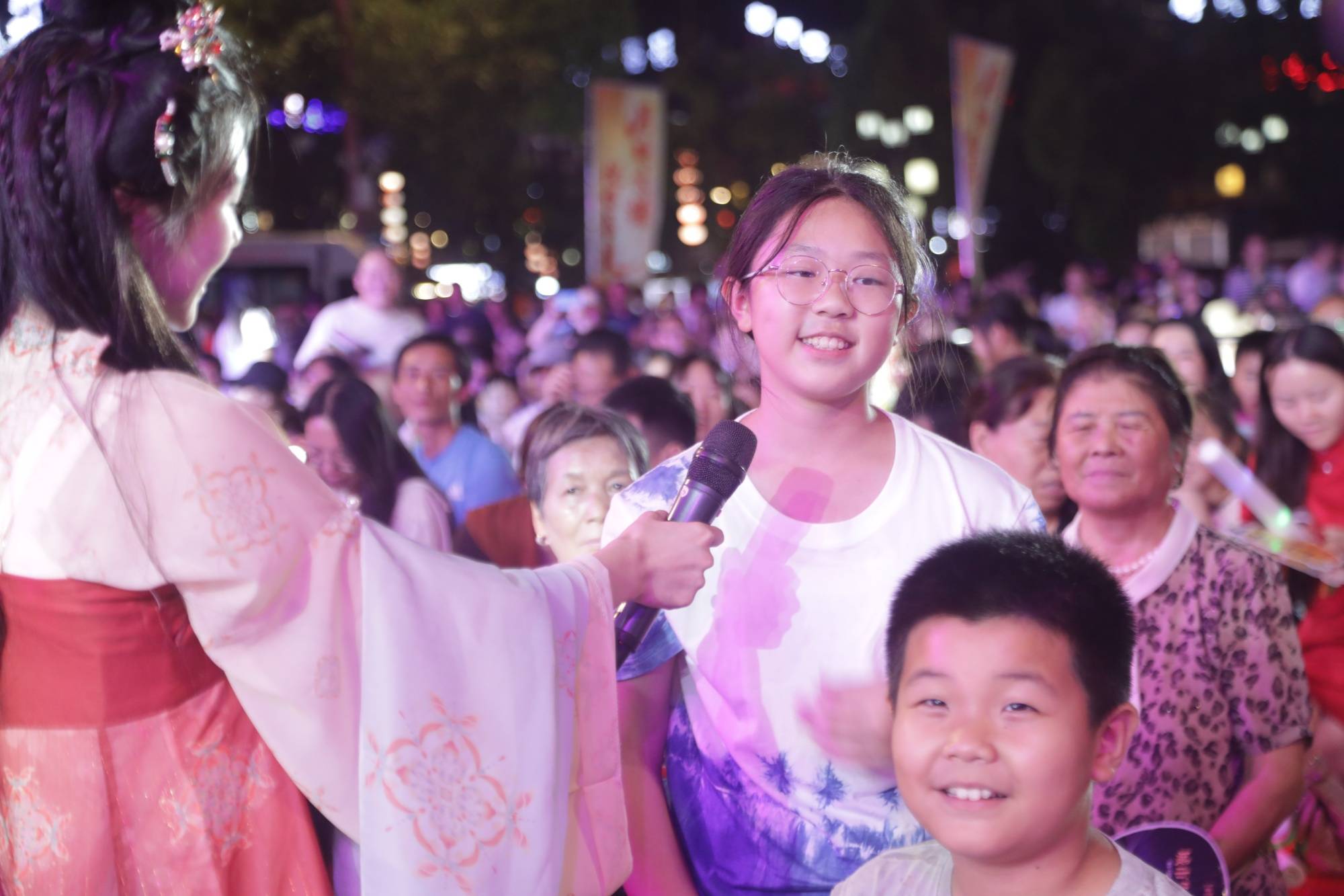 月映火塘 悦唱荔波<strong></p>
<p>墨子币</strong>!这场中秋音乐晚会点燃团圆夜