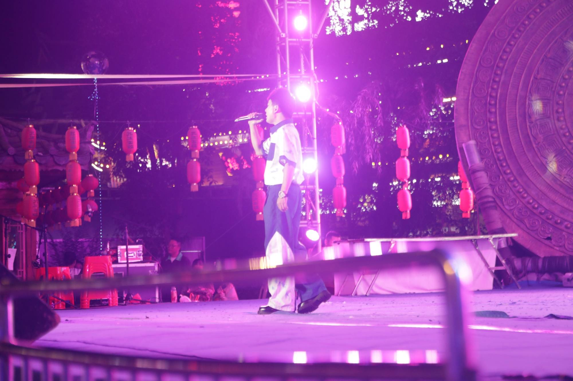 月映火塘 悦唱荔波<strong></p>
<p>墨子币</strong>!这场中秋音乐晚会点燃团圆夜