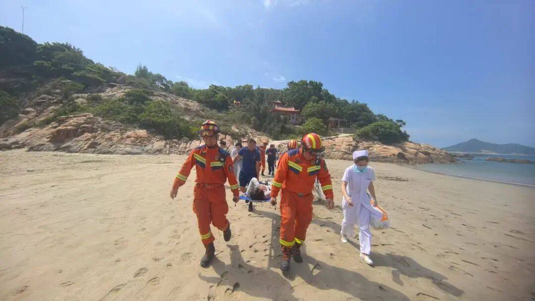 打卡拍照<strong></p>
<p>墨子币</strong>，再美也不能用生命对焦