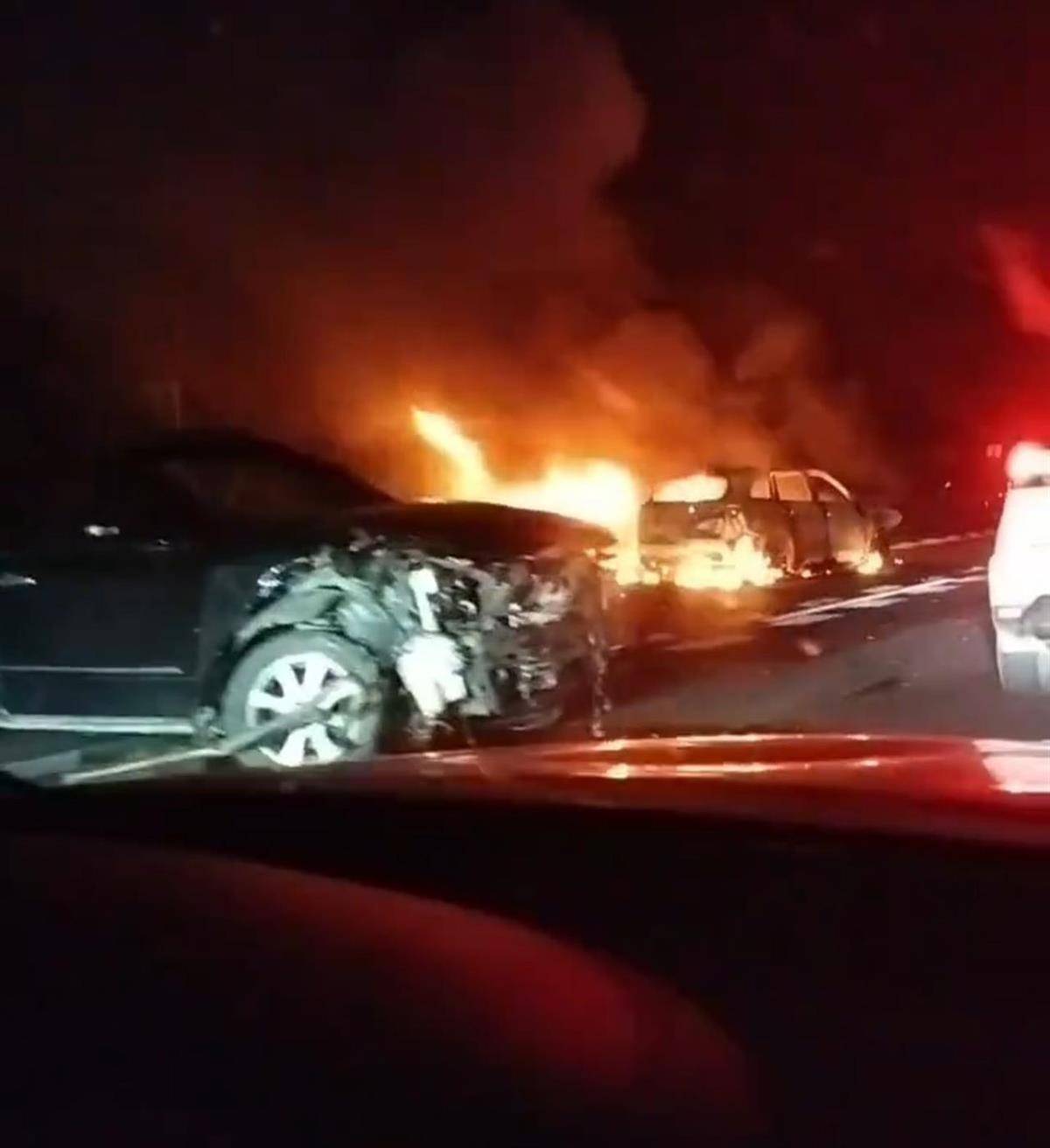 深南高速一车祸致2死3伤<strong></p>
<p>ect币</strong>，一位目击者称车上有甩棍没有当场施救，事后得知两人死亡他“觉得好惭愧”