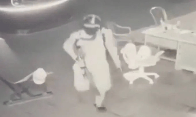 越南一家3口被枪杀<strong></p>
<p>基本币</strong>，33岁男子被警方抓获，声称“为完成游戏任务”，抢走现金折合人民币140元