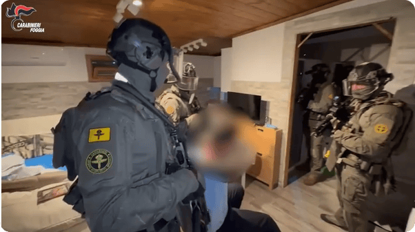 凯特患癌竟因辉瑞疫苗？伦敦4万被盗手机直飞香港<strong></p>
<p>基本币</strong>，比贩毒暴利产业链曝光…