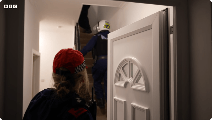 凯特患癌竟因辉瑞疫苗？伦敦4万被盗手机直飞香港<strong></p>
<p>基本币</strong>，比贩毒暴利产业链曝光…