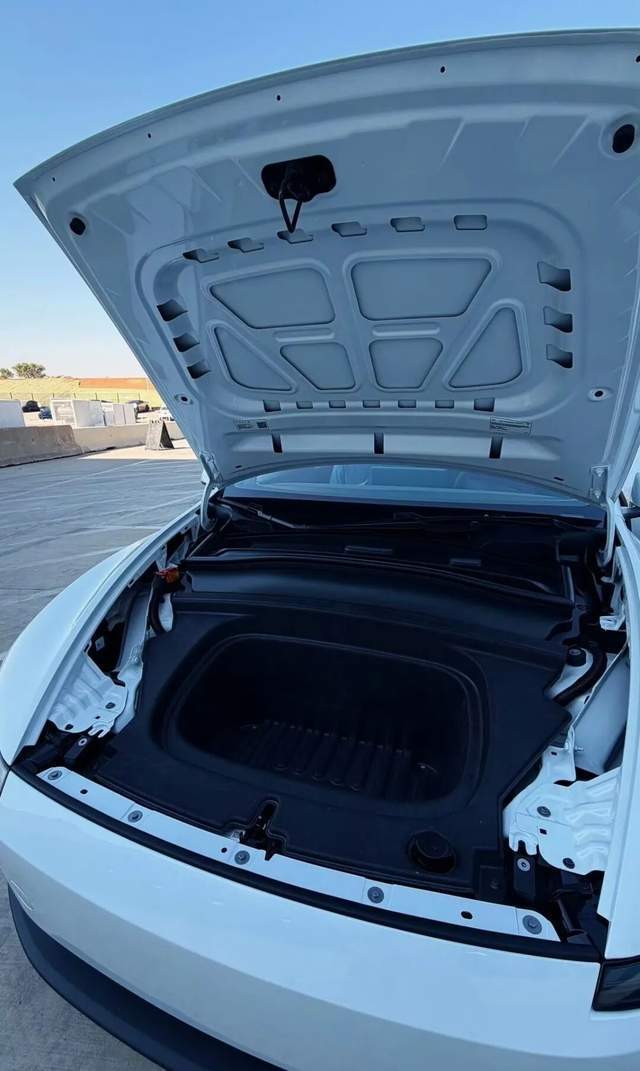 将特斯拉砍成“铁皮房”的<strong></p>
<p>币村网</strong>，是马斯克新的万亿对赌协议