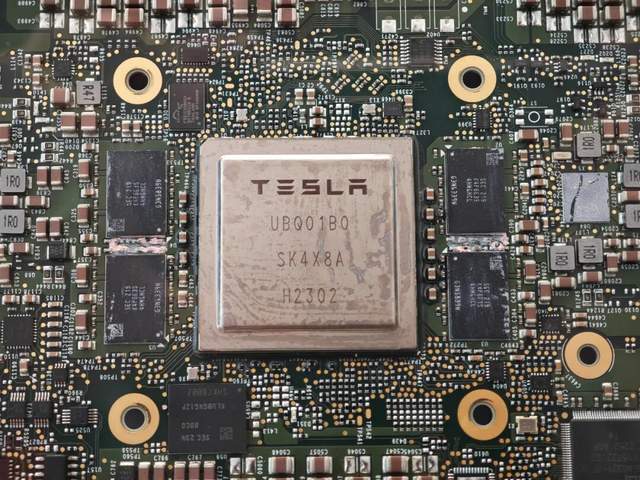 将特斯拉砍成“铁皮房”的<strong></p>
<p>币村网</strong>，是马斯克新的万亿对赌协议