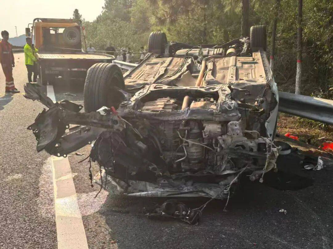 “我撒谎天打雷劈！”男子高速突然强行变道致翻车<strong></p>
<p>币村网</strong>，反诬赖对方