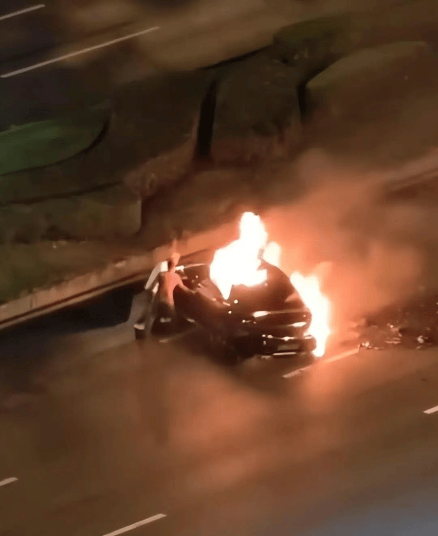 最新！成都SU7碰撞后燃烧司机死亡<strong></p>
<p>币舫</strong>，小米股价暴跌超8%！客服最新回应