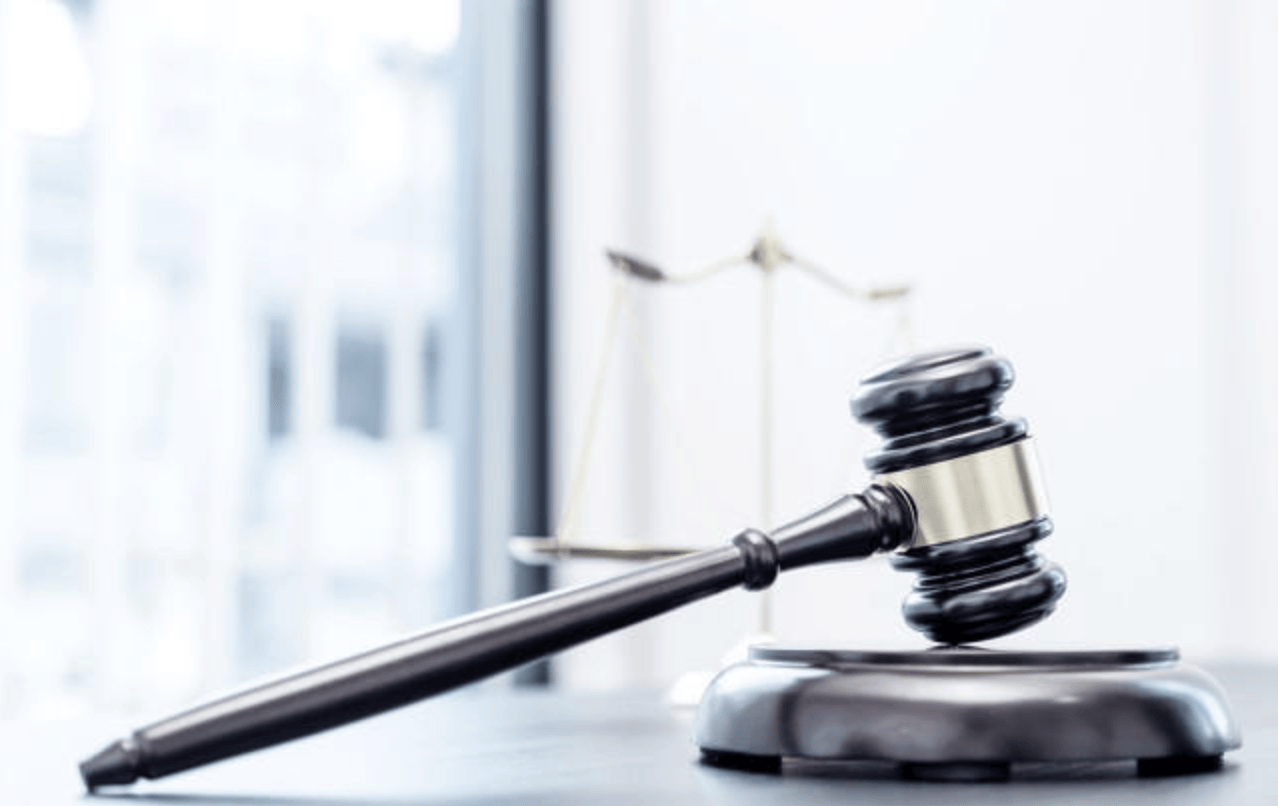 14岁女生与家人争吵后从18楼跳下身亡<strong></p>
<p>币舫</strong>，父母起诉物业、消防等索赔60万元被驳回