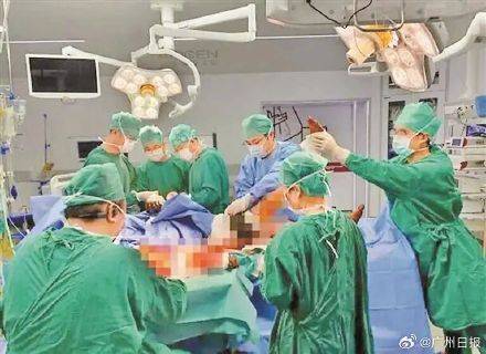 爆燃<strong></p>
<p>BCH</strong>！深圳一男子电动自行车充电30秒全身烧伤90%