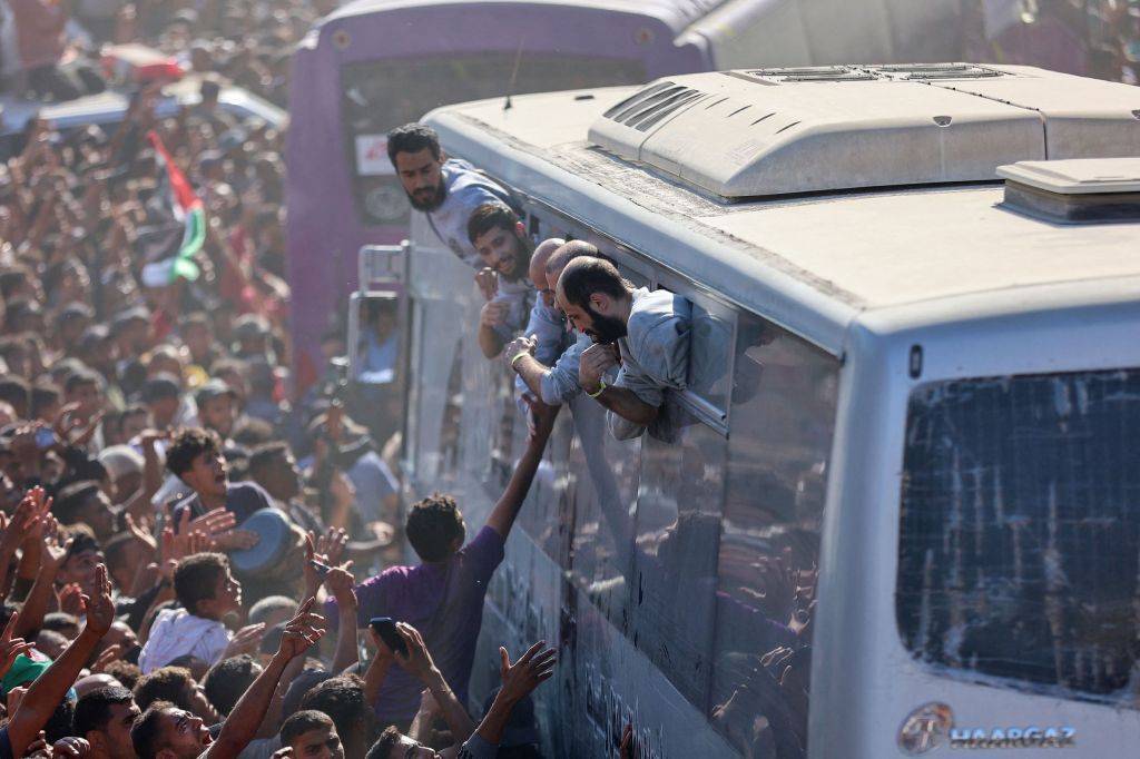 圆桌｜美以宣布“加沙战争”结束<strong></p>
<p>BCH</strong>，模糊的协议承载不了巴以和平