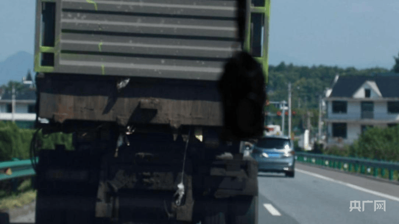 中央安全生产考核巡查组在江西玉山明查暗访发现：客运隐患突出<strong></p>
<p>BCH</strong>，垃圾清运车问题频发