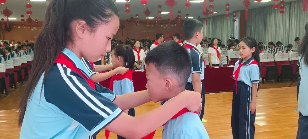 <strong></p>
<p>币淘</strong>我县各级少先队组织开展“强国复兴有我 争当新时代好少年”建队日主题活动