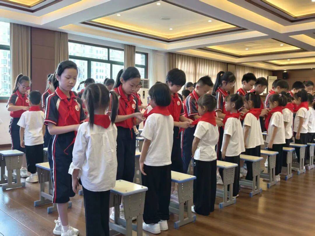 <strong></p>
<p>币淘</strong>我县各级少先队组织开展“强国复兴有我 争当新时代好少年”建队日主题活动