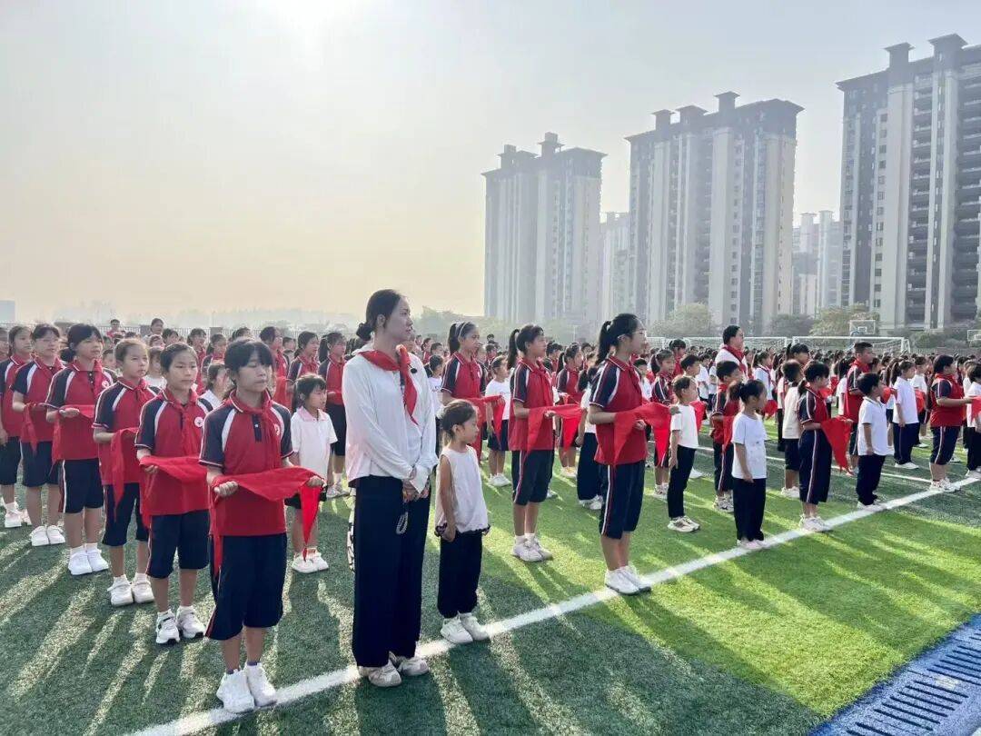 <strong></p>
<p>币淘</strong>我县各级少先队组织开展“强国复兴有我 争当新时代好少年”建队日主题活动