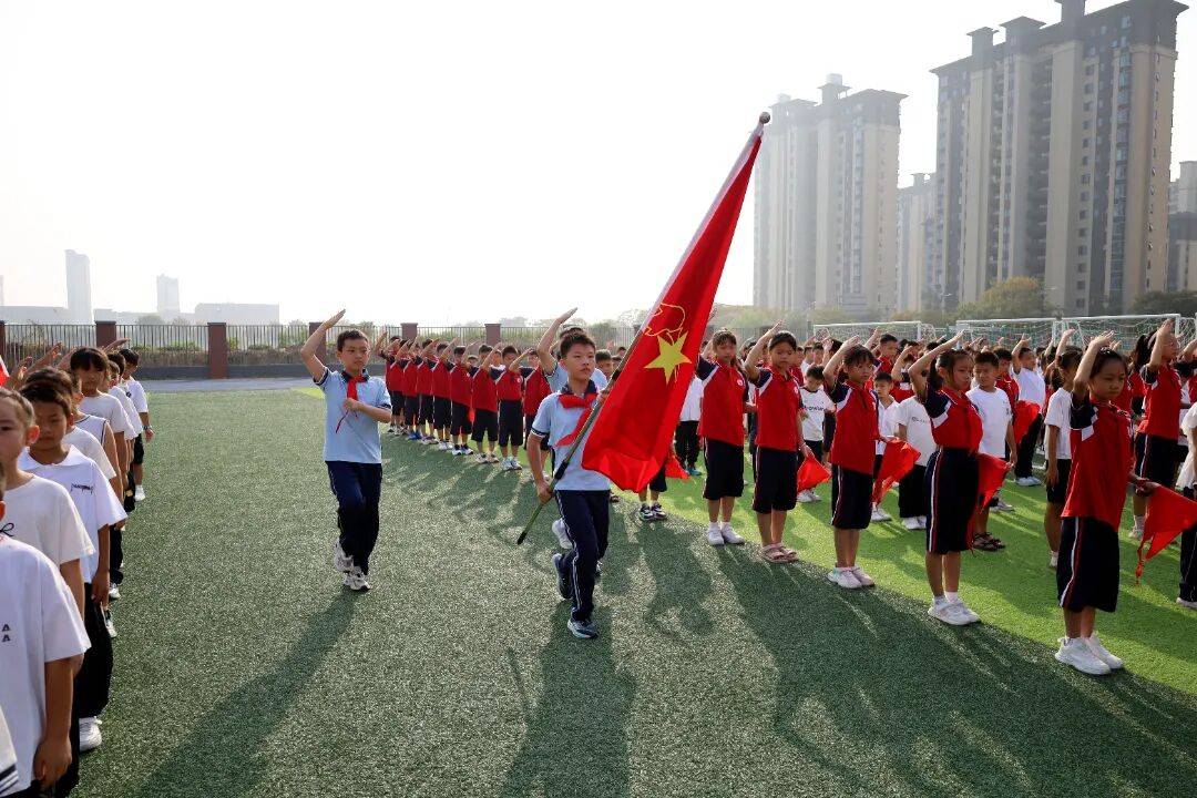 <strong></p>
<p>币淘</strong>我县各级少先队组织开展“强国复兴有我 争当新时代好少年”建队日主题活动