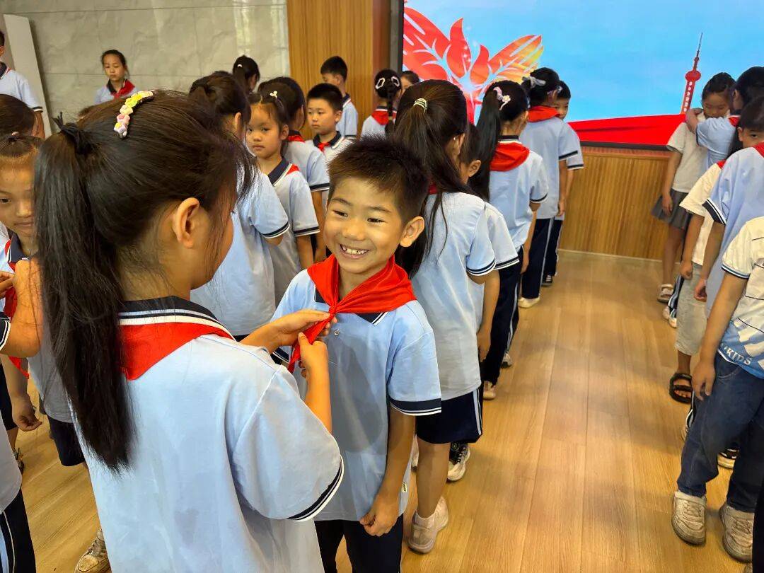 <strong></p>
<p>币淘</strong>我县各级少先队组织开展“强国复兴有我 争当新时代好少年”建队日主题活动