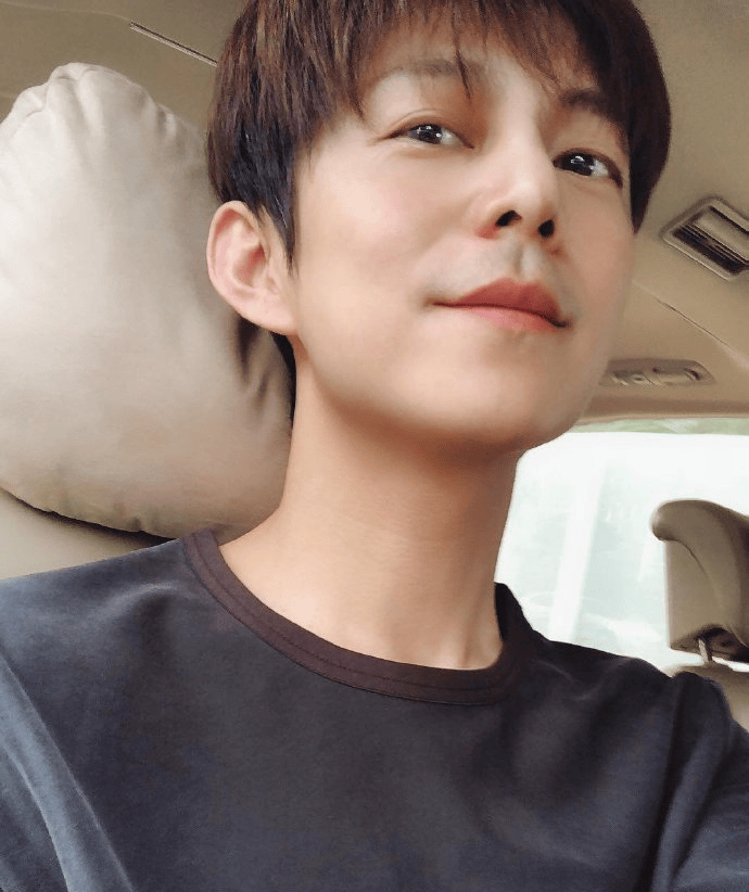 51岁何炅坦言：精力大不如前<strong></p>
<p>九币</strong>，我现在特别痛苦，又近视又老花