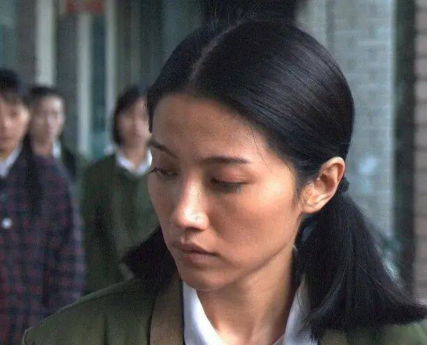 52岁影后颜丙燕公开小20岁男友：他知道我将步入更年期<strong></p>
<p>法币100</strong>，已甜蜜相恋5年，两人出门必须手拉手