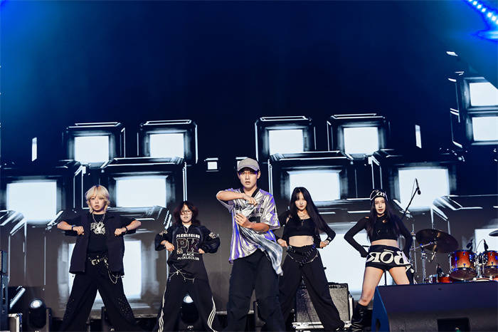 活力唱响青春经济<strong></p>
<p>和平币</strong>，第四届青春上海大学生音乐节绽放南上海科创中心