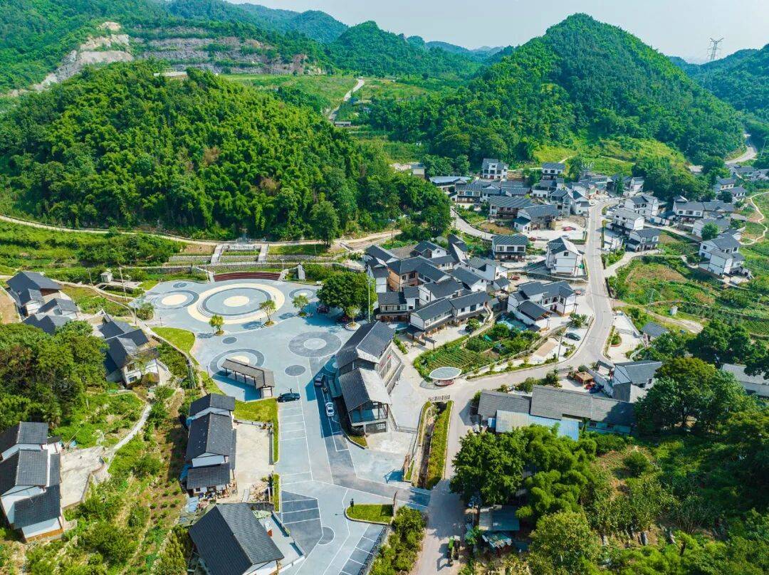 第三批“巴蜀美丽庭院示范片”项目<strong></p>
<p>和平币</strong>，全部完工！