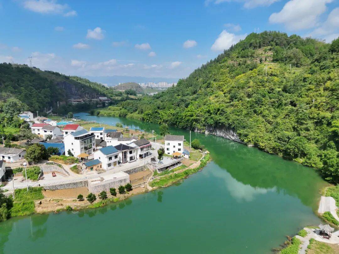 第三批“巴蜀美丽庭院示范片”项目<strong></p>
<p>和平币</strong>，全部完工！