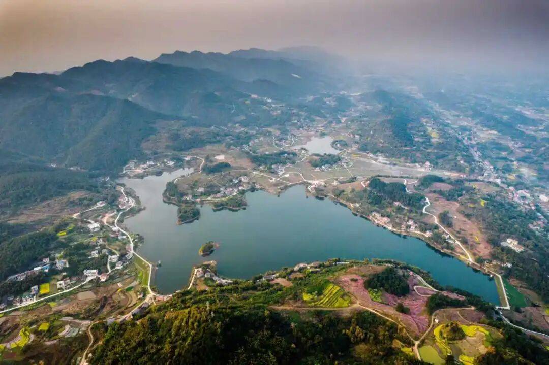 第三批“巴蜀美丽庭院示范片”项目<strong></p>
<p>和平币</strong>，全部完工！