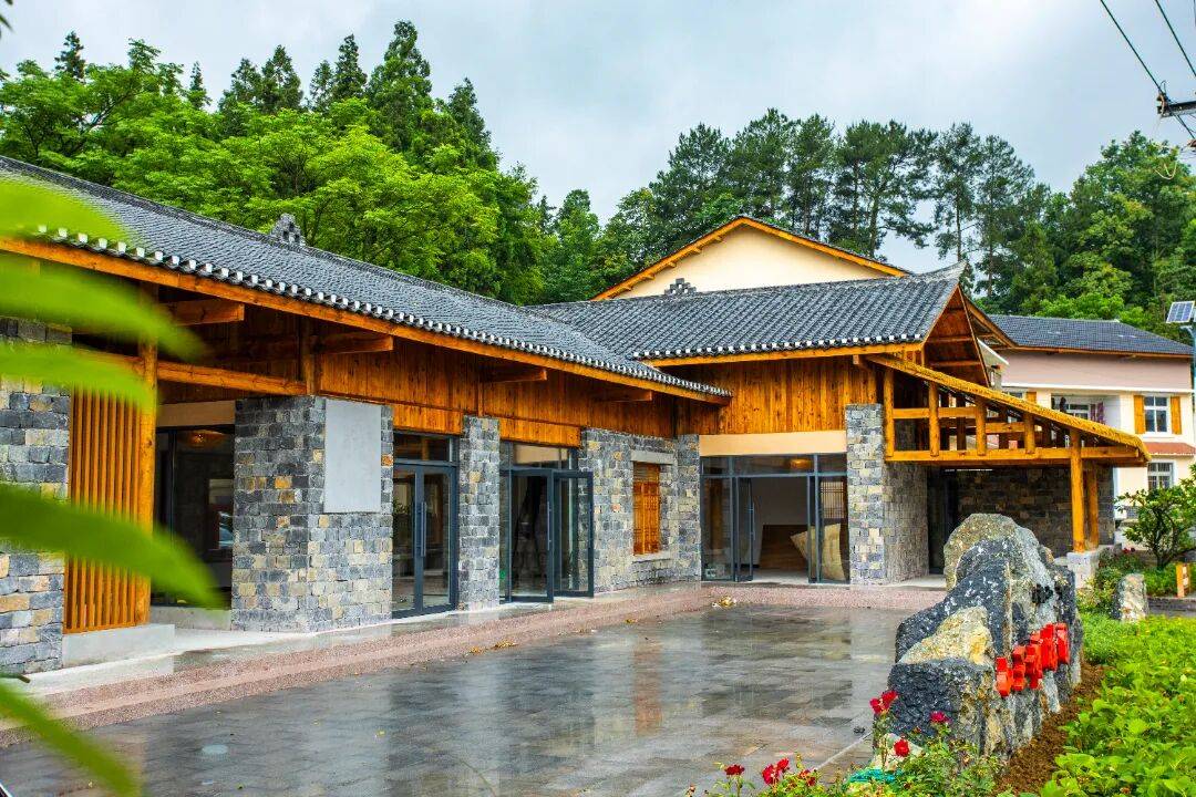 第三批“巴蜀美丽庭院示范片”项目<strong></p>
<p>和平币</strong>，全部完工！