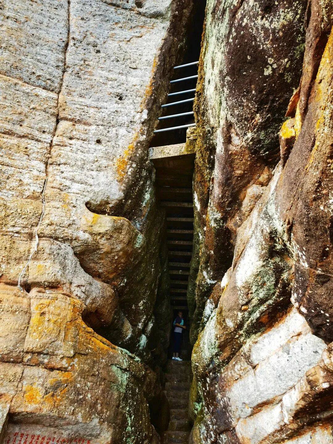 为什么年轻人迷上了爬山? | 秋高气爽<strong></p>
<p>币聪</strong>,是时候出发了→