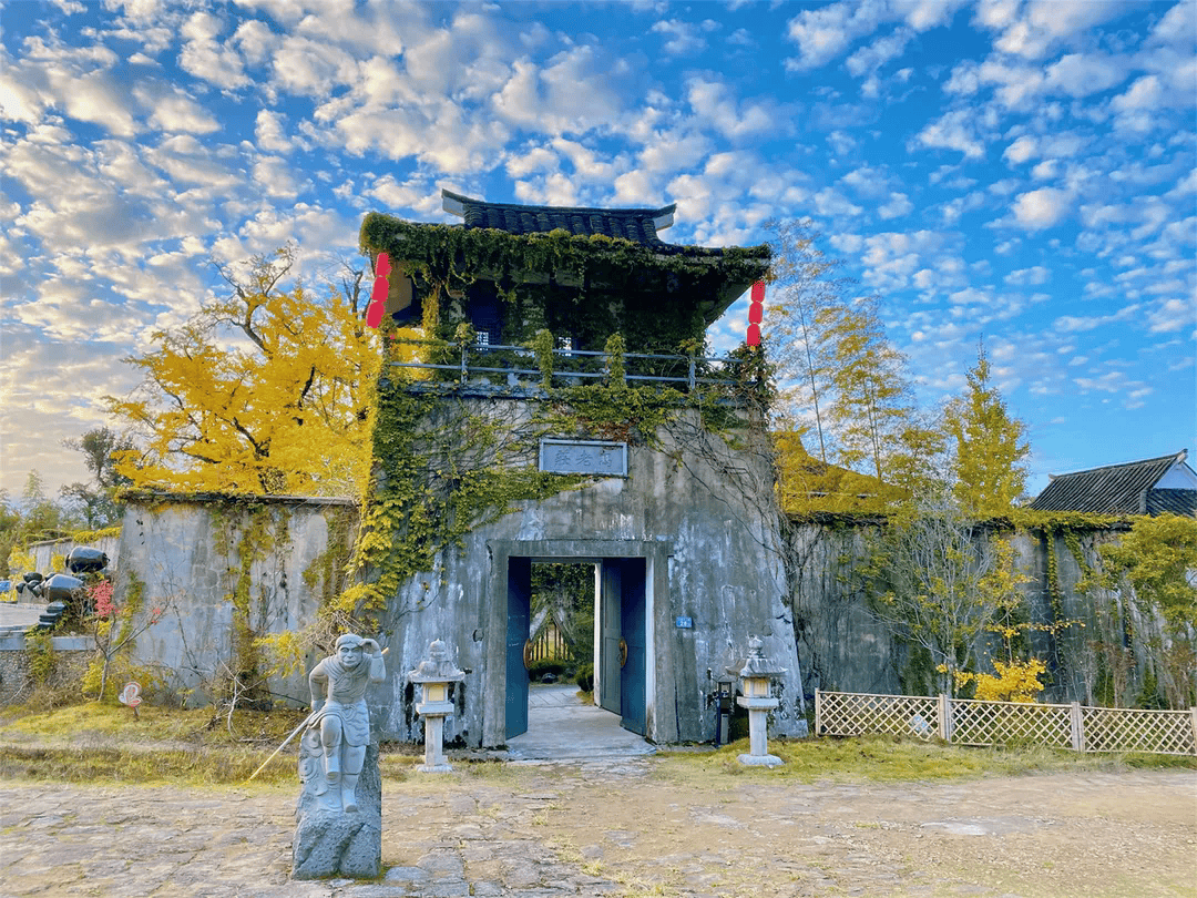 为什么年轻人迷上了爬山? | 秋高气爽<strong></p>
<p>币聪</strong>,是时候出发了→